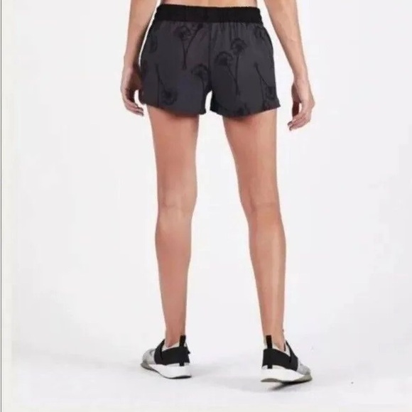 Vuori Clementine Short Size small - Picture 2 of 7